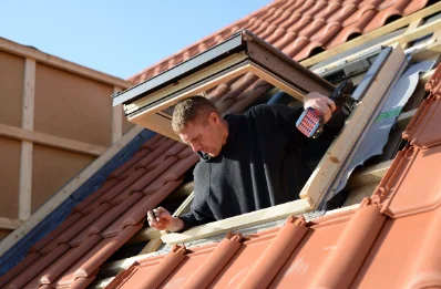Pose de fenêtres de toit Velux à Saurais